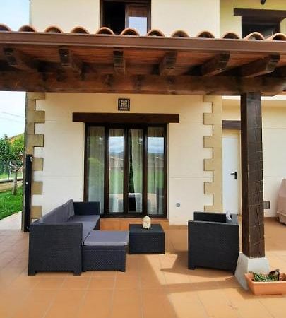 Casa En Sobarzo, Junto Al Parque De Cabarceno Villa Dış mekan fotoğraf