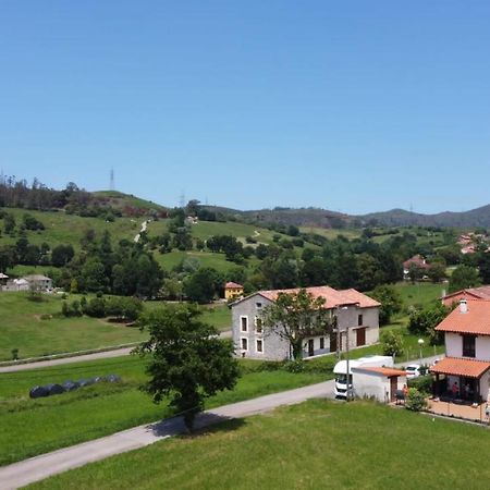 Casa En Sobarzo, Junto Al Parque De Cabarceno Villa Dış mekan fotoğraf